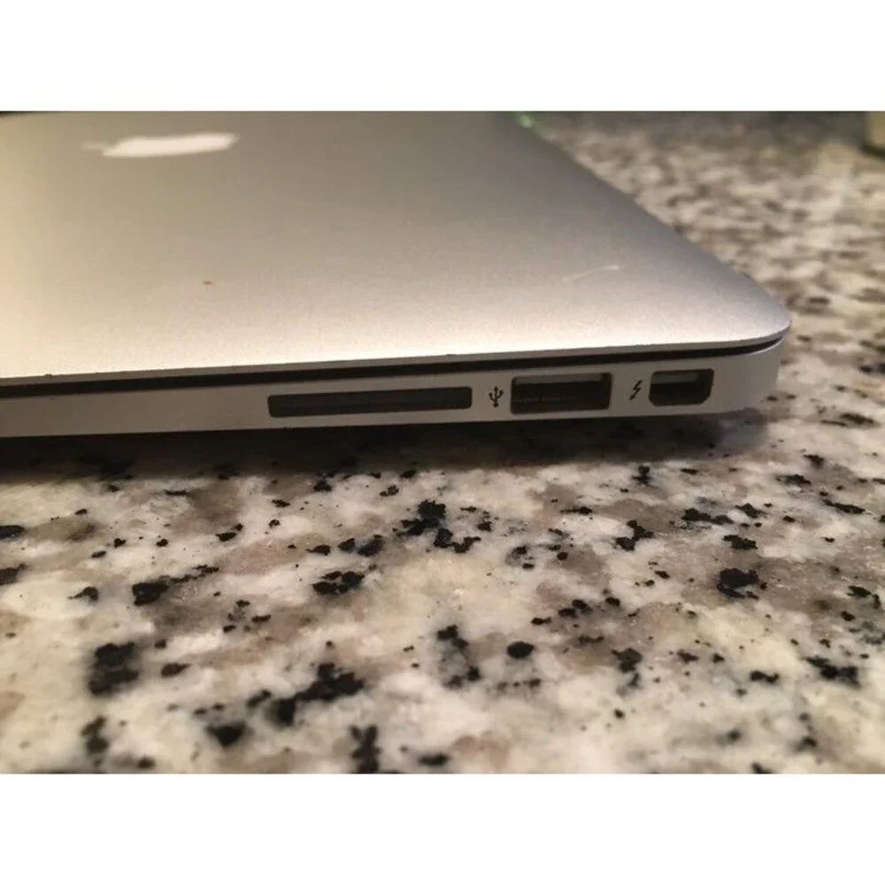 macbook air 2015 4gb 13in 1600MHz